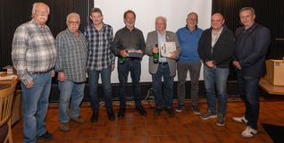 Im Bild von links: Wilfried Höger, Helmut Lasslop, Jürgen Moschinski, Josef Horn, Rudolf Gürtler, Jürgen Faißt und Wolfgang Pankratz, Roland Narr (erster Vorsitzender).