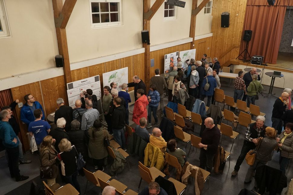 Großer Andrang bei der Vorstellung des Darmsheimer Ortsentwicklungsplans. Bild: Heiden