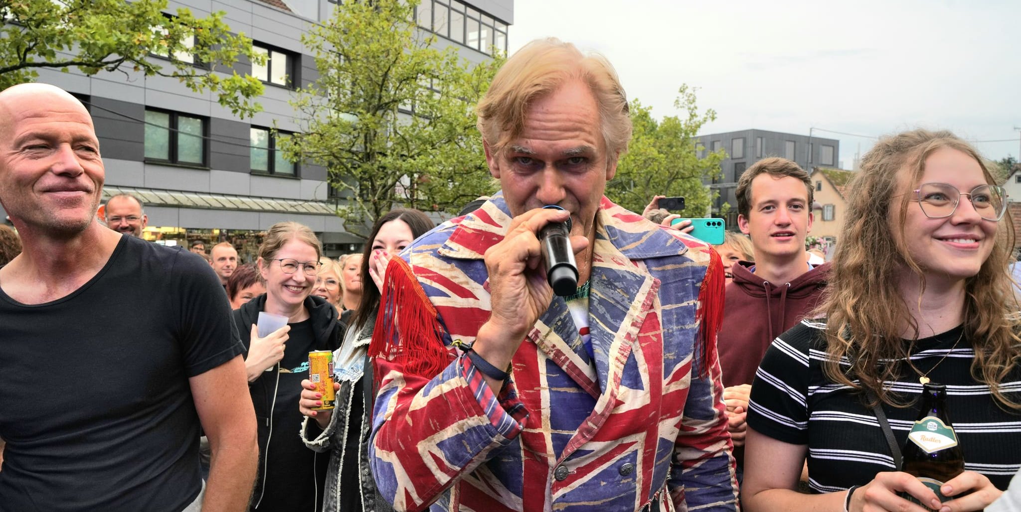 Mittendrin: Die Livemusikreihe „Sindelfingen rockt“ gehörte zu den Party-Magneten 2025. Dieses Mal wegen der Marktplatz-Baustelle unter erschwerten Bedingungen.	Bild: Dettenmeyer
