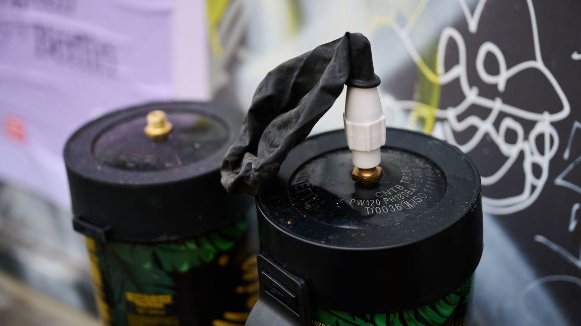 Der Konsum von Lachgas ist gerade für Minderjährige mit hohen Gesundheitsrisiken verbunden. (Symbolfoto)