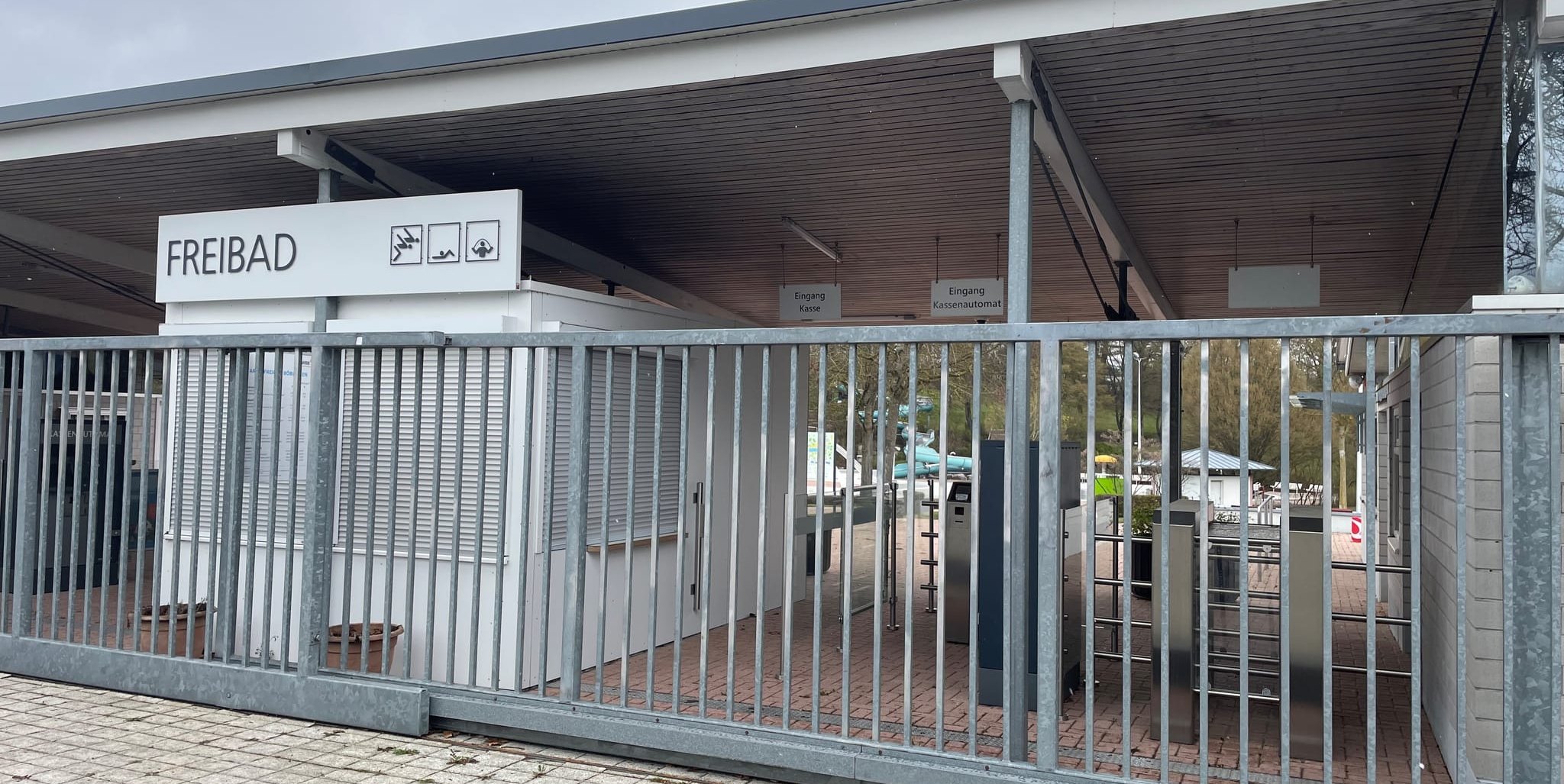 Trotz Kritik hält die Stadt an den verkürzten Öffnungszeiten des Böblinger Freibads fest. Einen Spielraum für längere Öffnungszeiten sieht sie in diesem Sommer nicht.