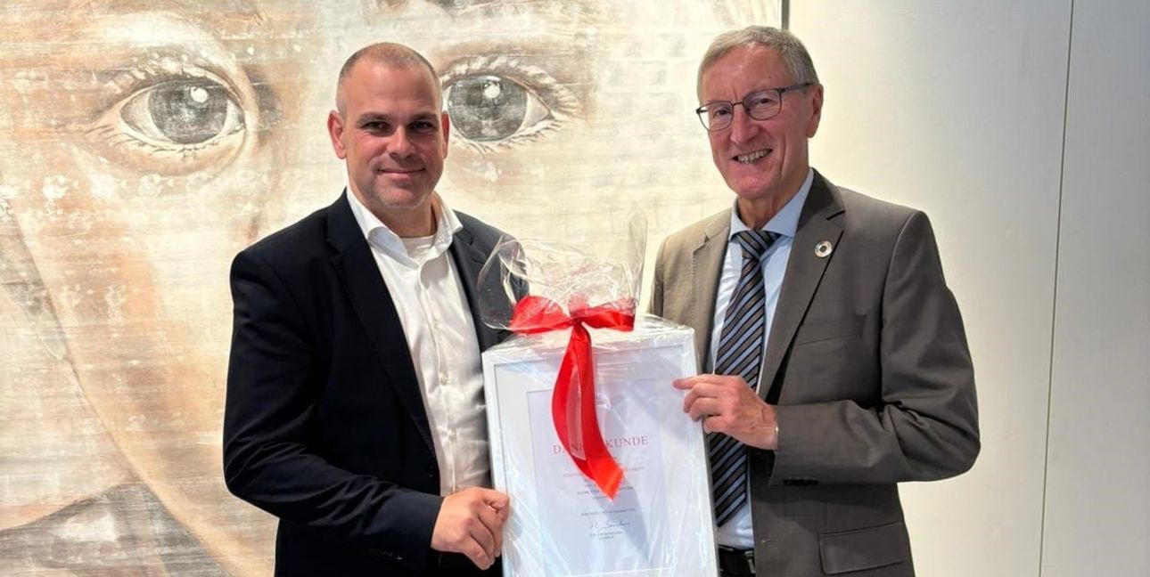 Bürgermeister Ronny Habakuk (links) und Landrat Roland Bernhard.