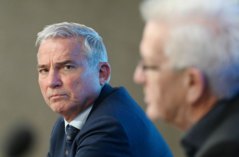 Kommt es zu einer Neuauflage? Ministerpräsident Winfried Kretschmann (Grüne, rechts) und CDU-Landeschef Thomas Strobl bei den Koalitionsverhandlungen im Frühjahr 2016. Foto: dpa/Marijan Murat