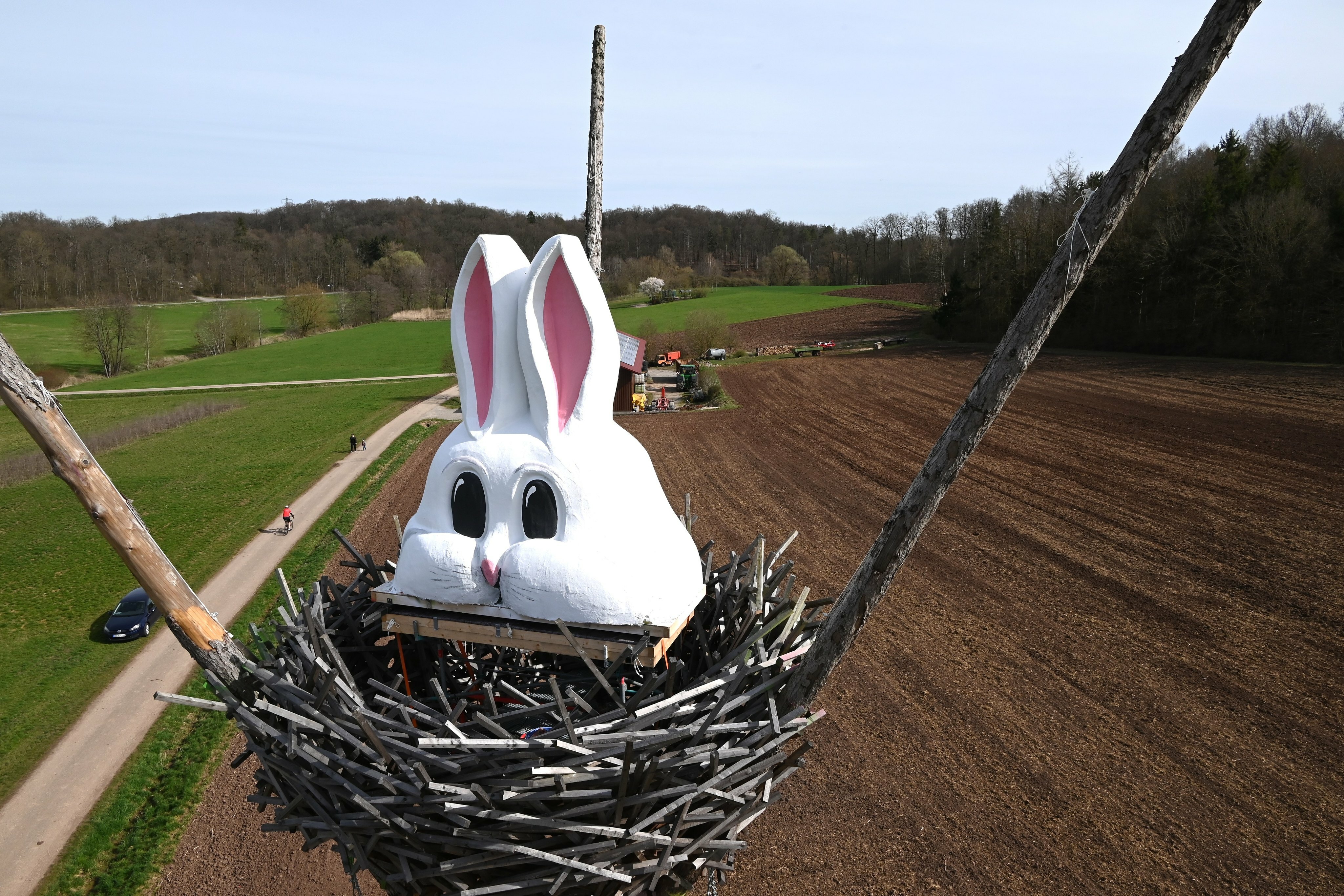 Der Hasenkopf ist vier Meter groß.