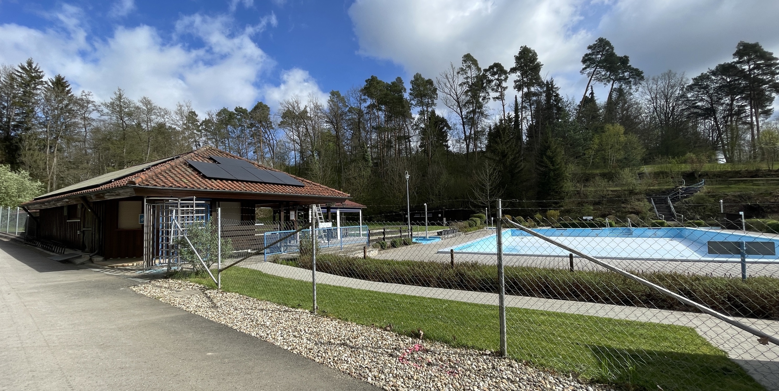 Das Freibad in Schönaich ist von Mitte Mai bis Mitte September geöffnet.Bild: Kalus