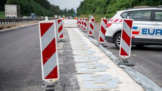 Die erste Autobahn-Teststrecke für das Laden von Elektrofahrzeugen während der Fahrt auf der A6 in der Oberpfalz