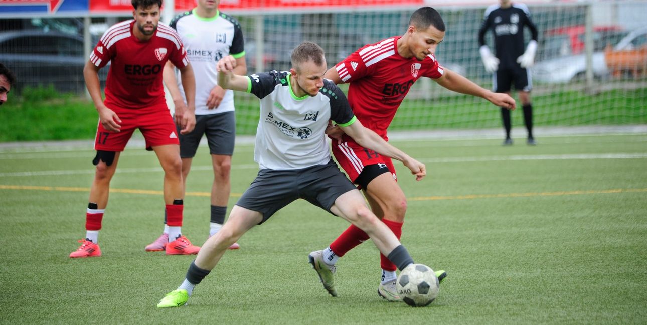 Adrijan Mijic und der GSV Maichingen II ziehen gegen den Türk SV Herrenberg den Kürzeren.
