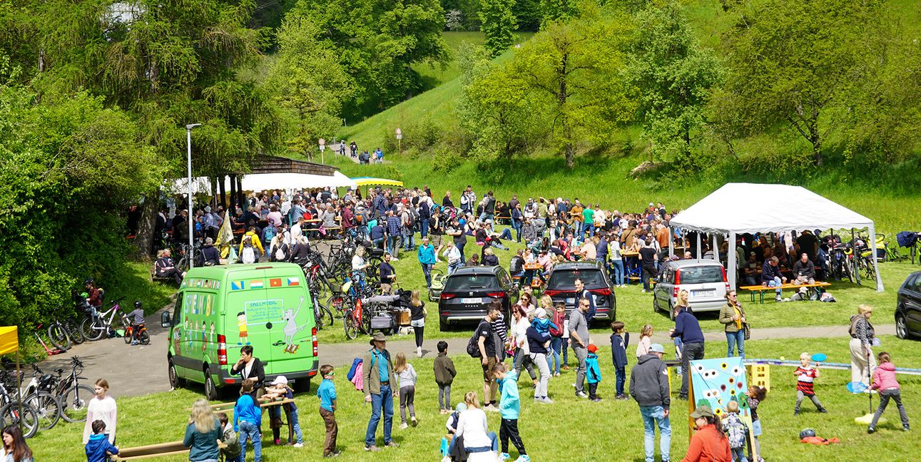 Die Darmsheimer Feuerwehr lädt am Donnerstag zur Vatertagshocketse  auf den Festplatz im Löchle ein.