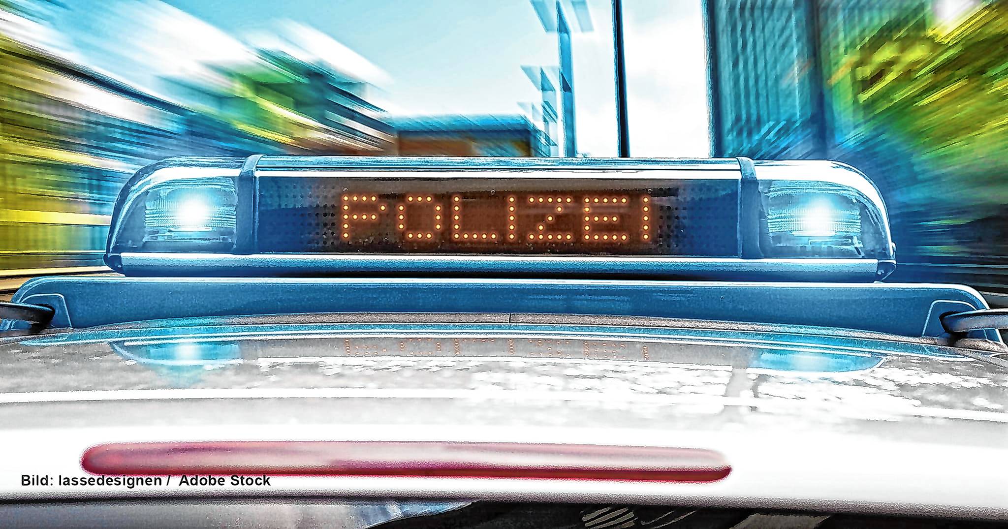 Die Polizei nahm dem Fahrer den Führerschein weg.