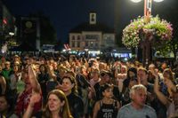 Voller Marktplatz bei "Sindelfingen rockt" und den Hits von Roxette.
