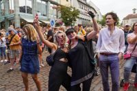 Voller Marktplatz bei "Sindelfingen rockt" und den Hits von Roxette.