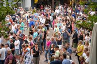 Voller Marktplatz bei "Sindelfingen rockt" und den Hits von Roxette.