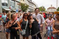 Voller Marktplatz bei "Sindelfingen rockt" und den Hits von Roxette.