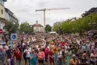 Voller Marktplatz bei "Sindelfingen rockt" und den Hits von Roxette.
