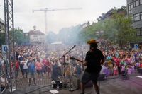 Voller Marktplatz bei "Sindelfingen rockt" und den Hits von Roxette.