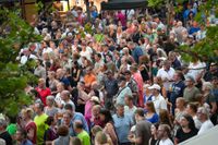 Voller Marktplatz bei "Sindelfingen rockt" und den Hits von Roxette.