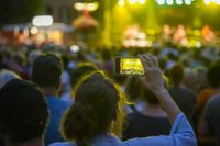 Voller Marktplatz bei "Sindelfingen rockt" und den Hits von Roxette.