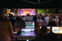 Voller Marktplatz bei "Sindelfingen rockt" und den Hits von Roxette.