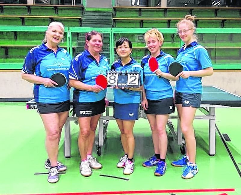 Meister: Vesna Richter, Heide-Karin Streitmatter, Tran Le Ai Trinh, Sarah Zeitter, Elisabeth Kronich (von links). Außerdem spielten in dieser Saison: Bettina Gaa, Bettina Haboic, Christiane Erbacher Bild: Holzapfel