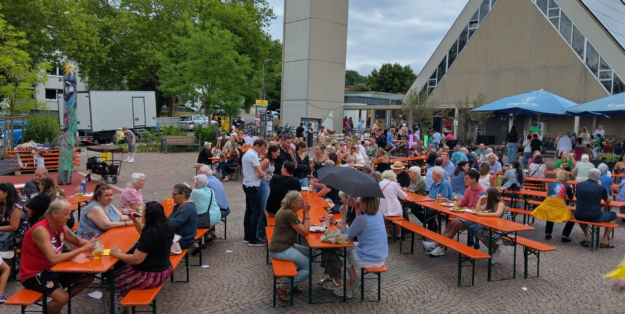 In der Viehweide wird gefeiert.