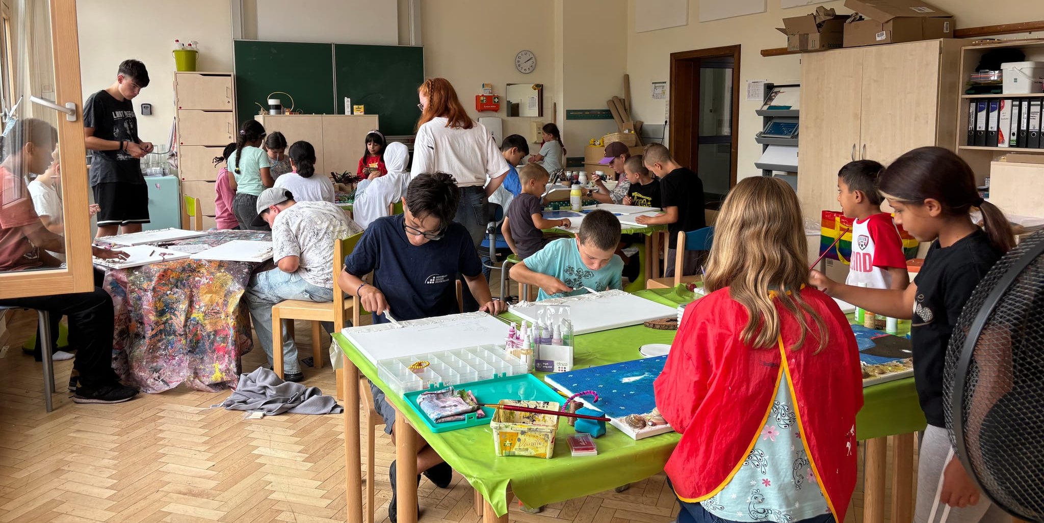 Das Projekt „Kulturpiraten – von der Straße ins Rampenlicht“ läuft über zwei Jahre und wird von MazzoInn gemeinsam mit der Gemeinde Weil im Schönbuch und der Gemeinschaftsschule Weil im Schönbuch umgesetzt.