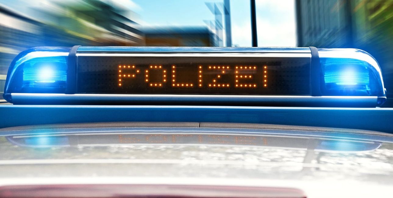 Die Polizei bittet um Zeugenhinweise.