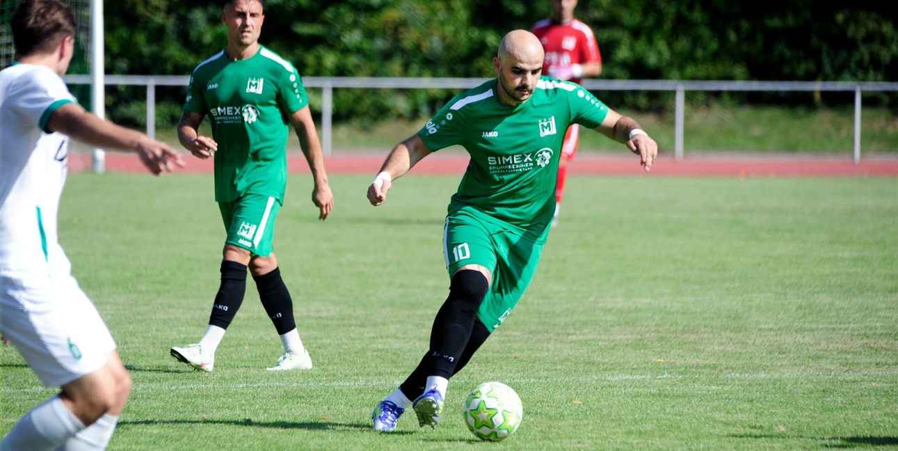 Endrit Syla trifft beim SC Geislingen doppelt für den GSV Maichingen. Bild: photostampe/A