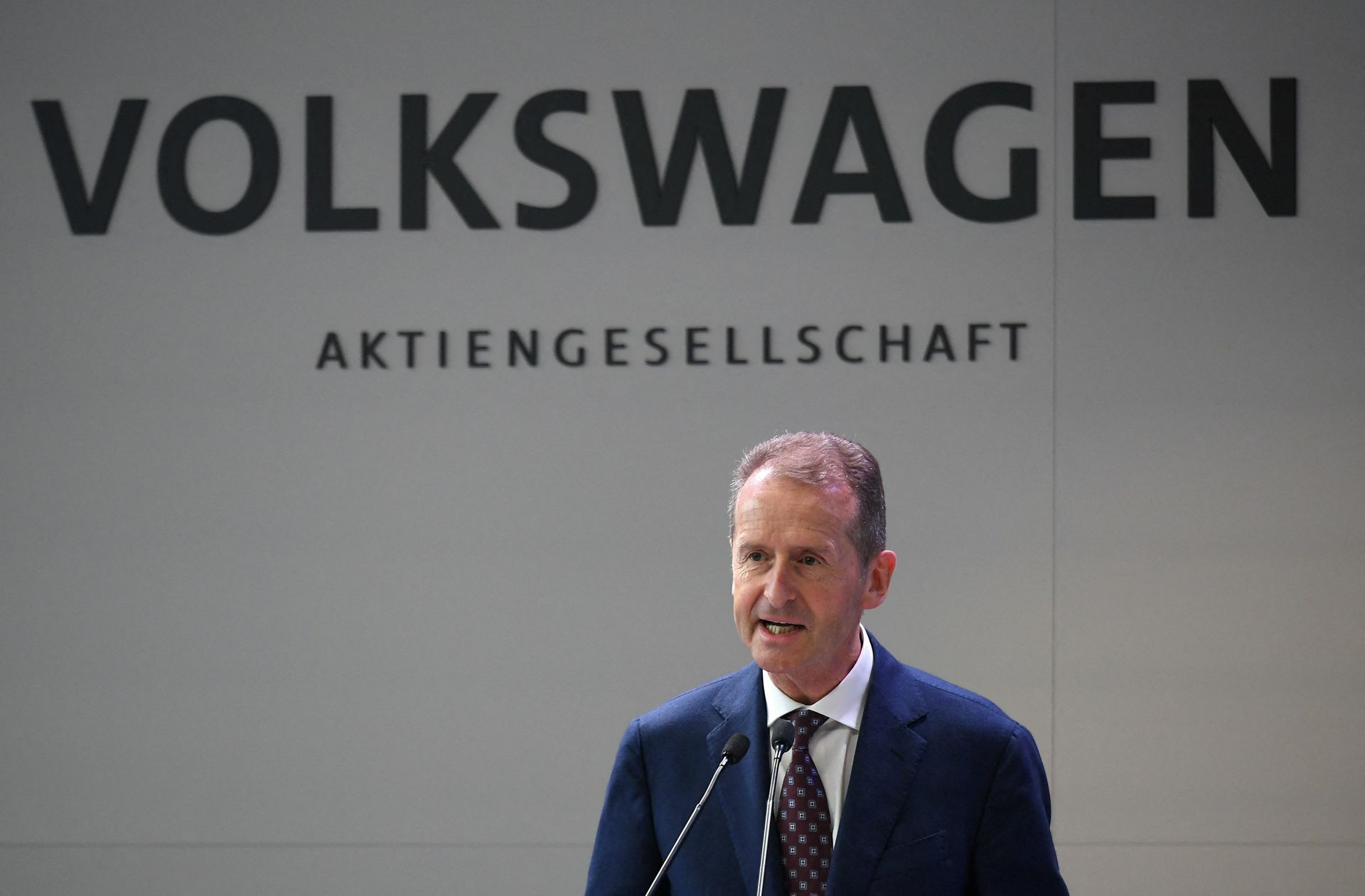 VW-Chef Herbert Diess droht mit großem Stellenabbau
 Foto: AFP/LLUIS GENE