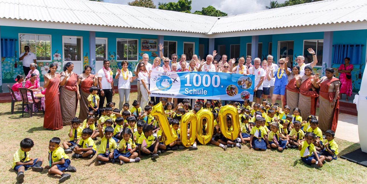 In Lunuwila in Sri Lanka eröffnet die Bildungsinitiative Fly & Help ihre 1000. Schule.