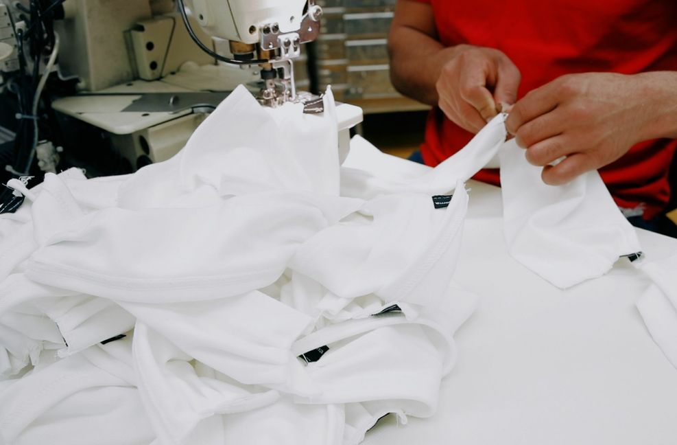 Etliche heimische Unternehmen  – vom Textilhersteller bis zum Zulieferer – sind in die Maskenproduktion eingestiegen.