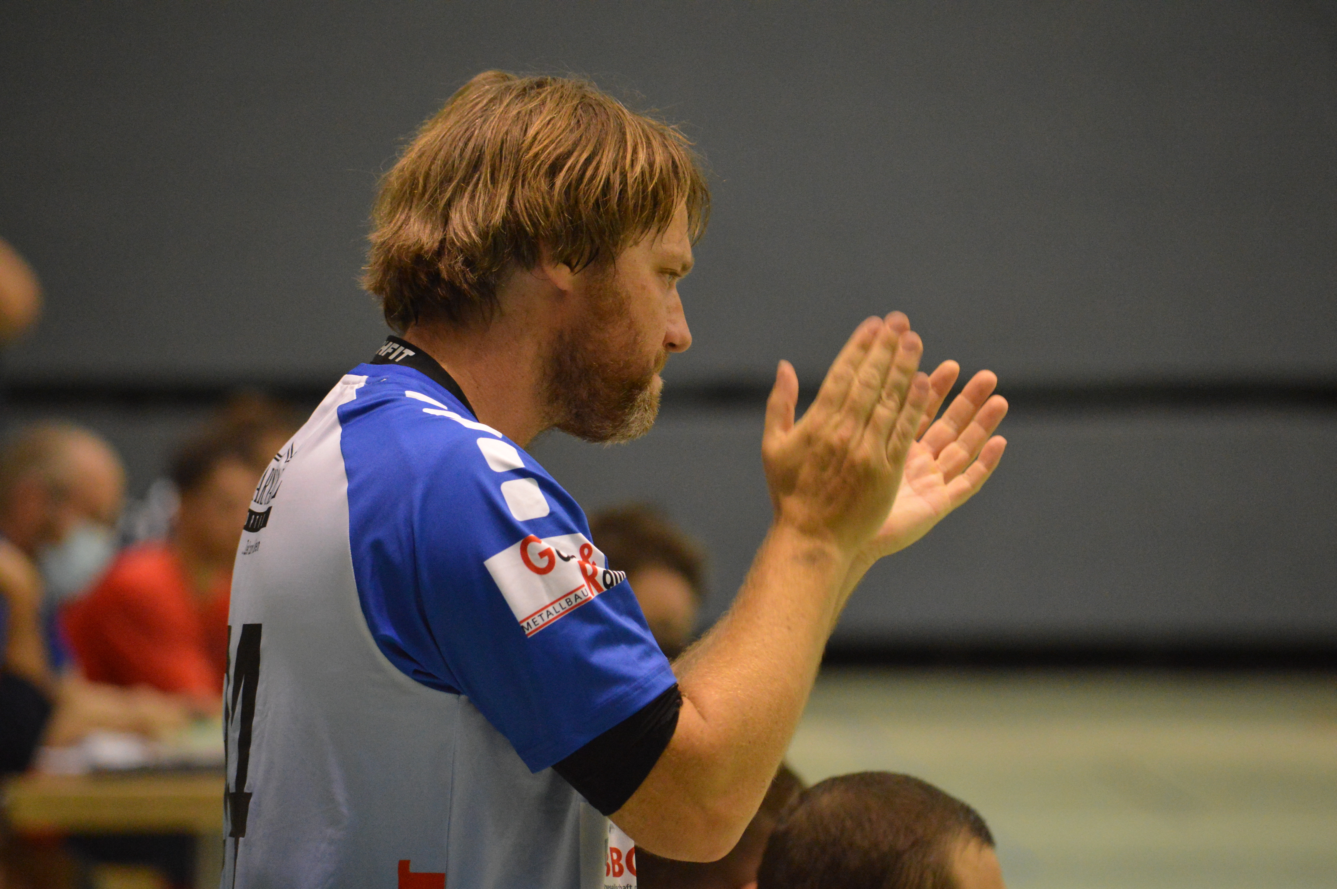 Beifall für eine starke Leistung bei der SG Oberhausen/Unterhausen: HSG-Coach Ingo Krämer. Bild: Zvizdic