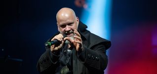 Ingo Sika: Die Klosterseehalle wird zur schwarzen Mühle. Bild: Stadt Sindelfingen/Hugger/z