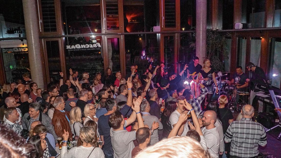 Volles Haus, beste Stimmung: Die Böblinger Polarnacht ist ein Publikumsmagnet. Bild: Dettenmeyer /A