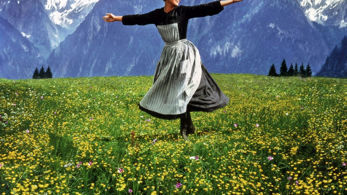 Die berühmte Szene aus "The Sound of Music" ("Meine Lieder, meine Träume") mit Julie Andrews auf einer Alpenwiese.