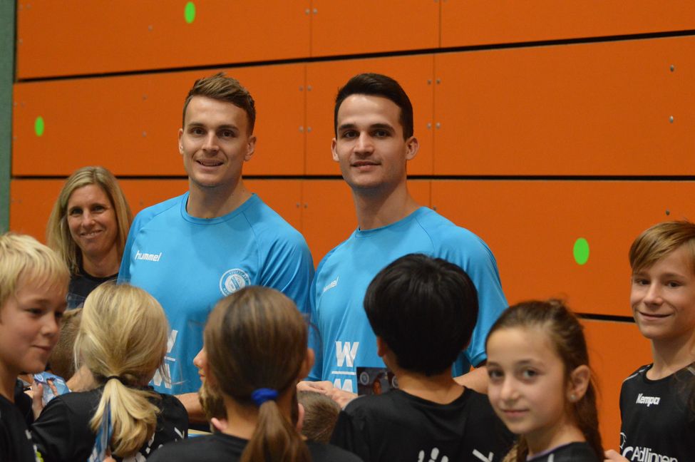 Max Häfner (links) und Jorge Serrano Villalobos hatten in Ehningen nicht nur wegen des Derby-Erfolgs gegen Göppingen beste Laune. Bild: Zvizdiç