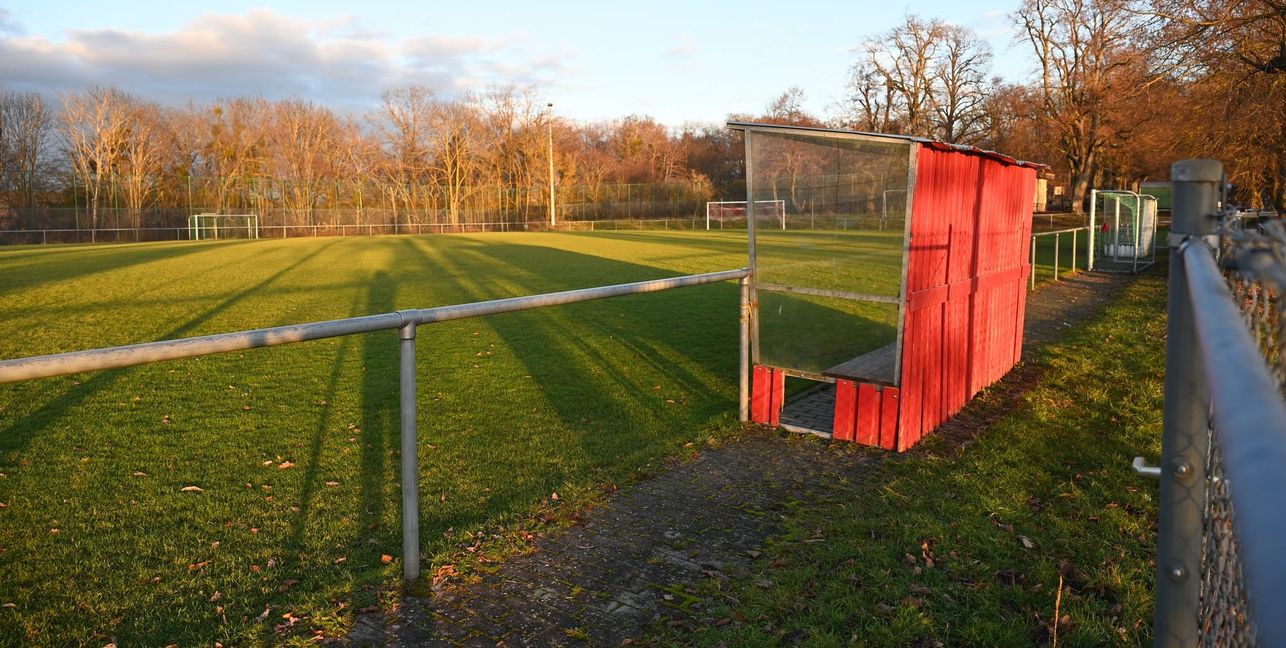Das Trainingsgelände des SV Magstadt soll für 2,4 Millionen Euro zu einem Kunstrasenplatz umgebaut werden.  	Bild: Reichert