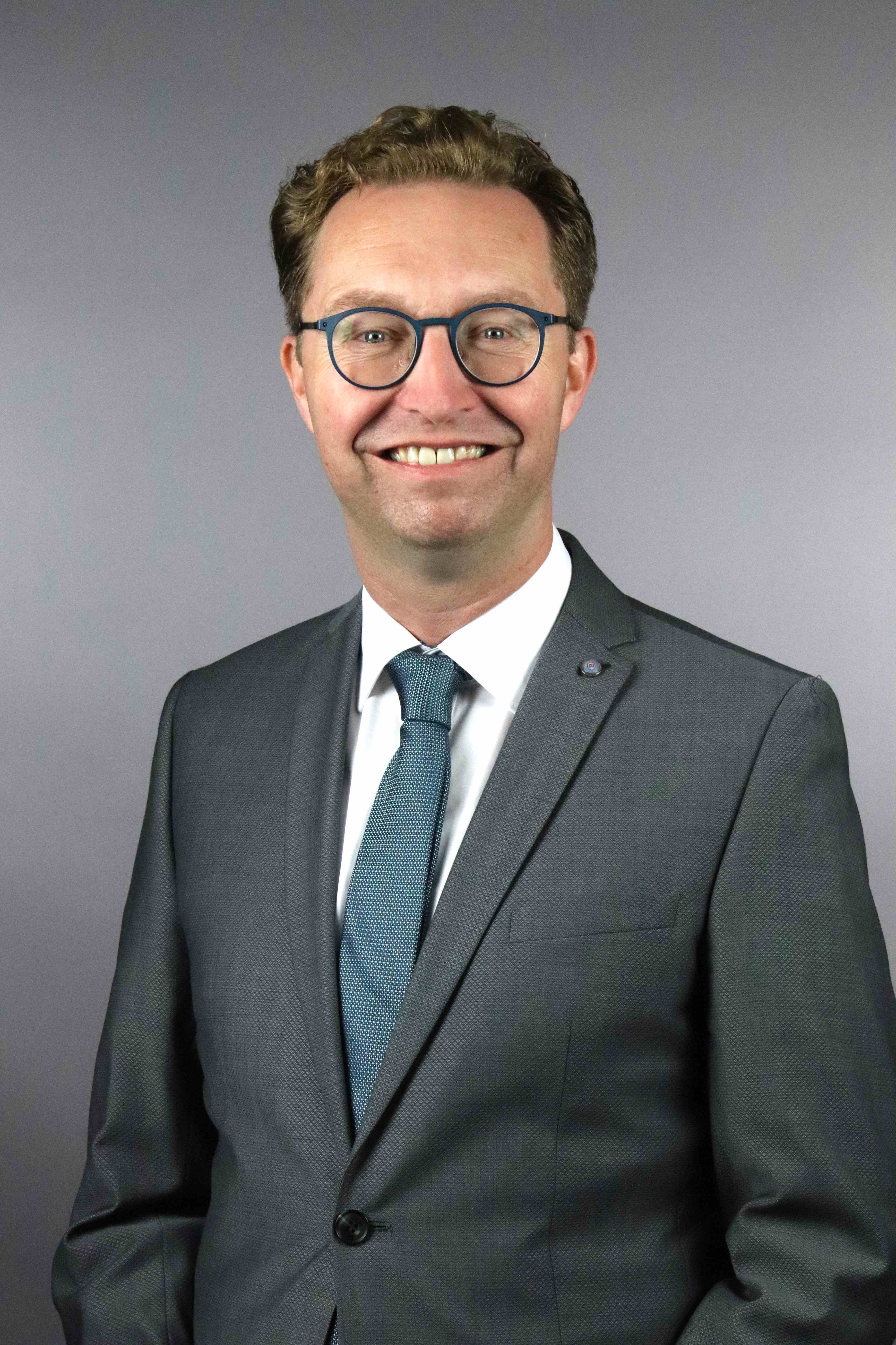 Dr. Christian Hopf ist der neue Schulleiter der Gottlieb Daimler Schule 2. Bild: z