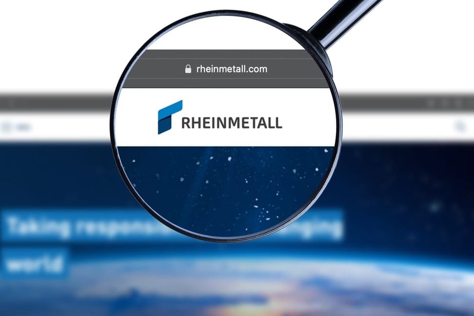 Die Rheinmetall-Aktie verliert am 19. August 2025 deutlich. Friedenssignale nach dem Ukraine-Gipfel in Washington verunsichern Anleger und belasten den Rüstungssektor.