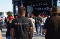 Die schönsten Eindrücke vom Konzertabend mit Tim Bendzko auf dem Böblinger Flugfeld.