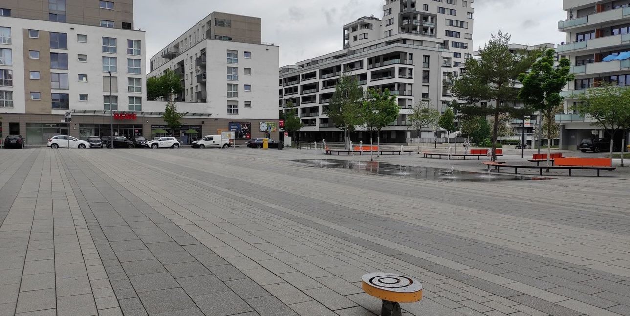 Der Böblinger Leonardo-da-Vinci-Platz auf dem Flugfeld.