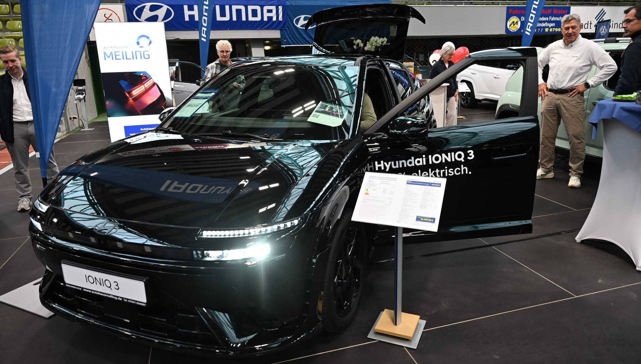 Deutschlandpremiere des Ioniq 3 von Hyundai beim Autosalon im Glaspalast.