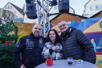 Kerzen, Mandeln und Tannenduft beim Böblinger Adventszauber.