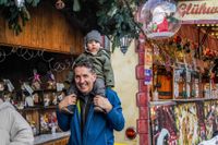 Kerzen, Mandeln und Tannenduft beim Böblinger Adventszauber.