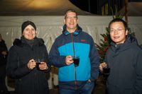 Kerzen, Mandeln und Tannenduft beim Böblinger Adventszauber.
