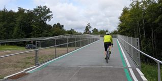 "Radschnellwegbrücke: geringe Steigung, flüssige Streckenführung, passt, weiter so!", schreibt Hans-Jörg Haid.