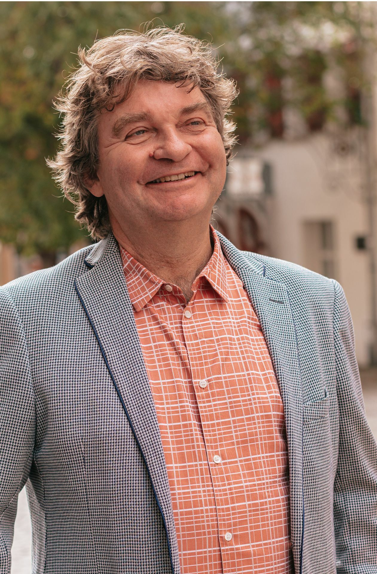 Der Architekt Martin Ohlfs, der seit 30 Jahren zusammen mit seinem Partner das  Stuttgarter Büro Ohlf Schoch Architekten  leitet.