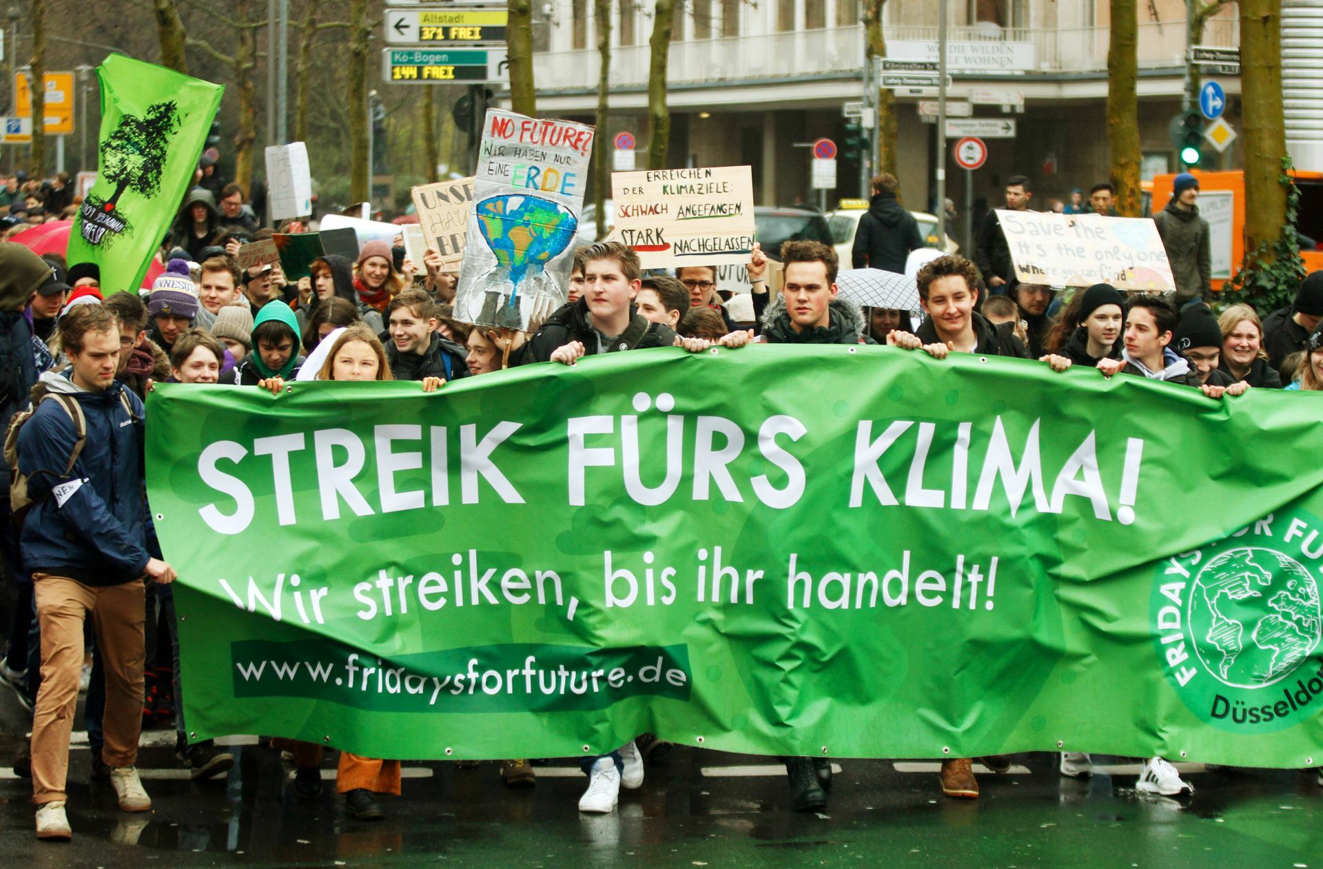 Streiken fürs Klima: Fridays for Future mobilisiert wieder –  weltweit. Foto: imago//MiS