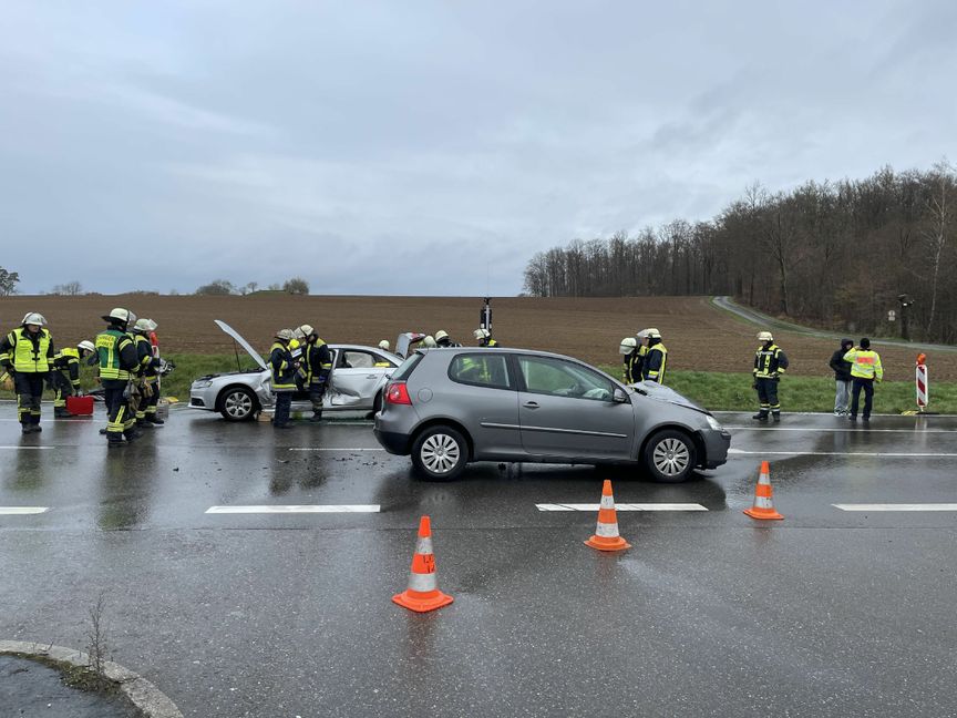 Ein Audi und ein VW kollidierten. Bild: SDMG/Dettenmeyer
