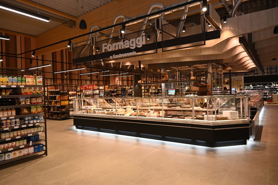 Gentile Gusto: Ein Blick in den neuen Supermarkt. Bild: Nüßle
