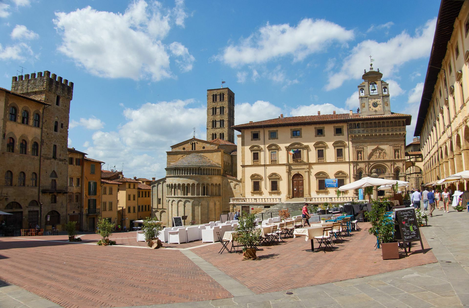 Der historische Ortskern von Arezzo in der Toskana  – die Stadt ist Schauplatz eines Falls  der Krimiautorin Belinda Vogts.
 Foto: imago/Action Pictures